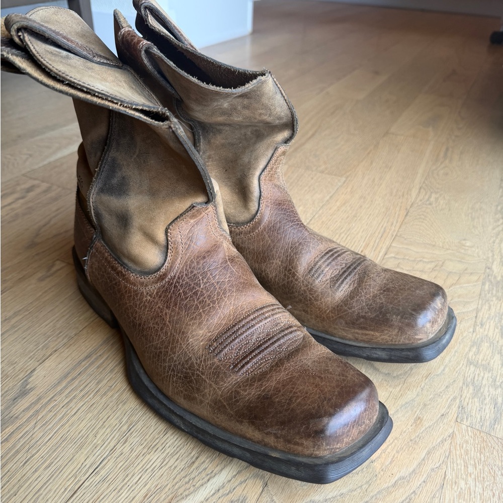 !SOLD! Ariat Rambler Western Boots Men’s 12
